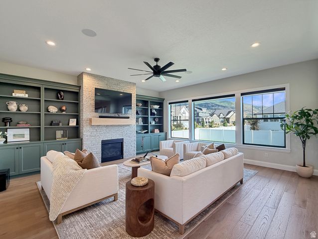 547 W PEAK VIEW LN, Farmington, UT 84025