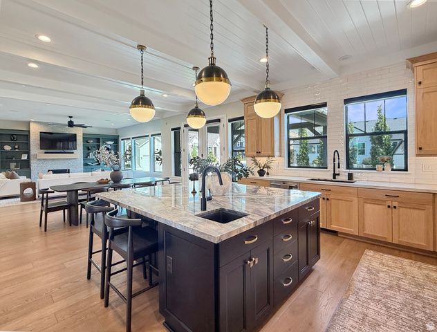 547 W PEAK VIEW LN, Farmington, UT 84025