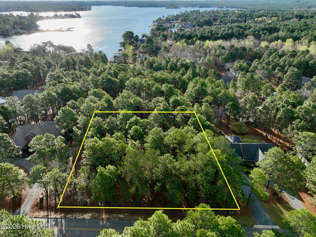 215 Longleaf Drive, West End, NC 27376