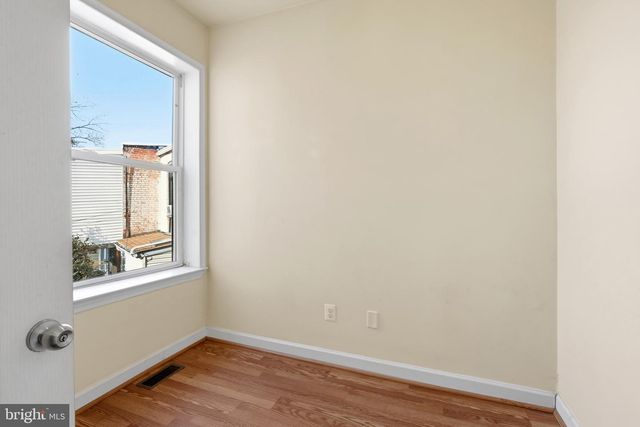 1018 11TH ST NE, Washington, DC 20002