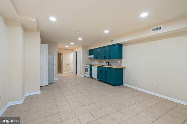 1018 11TH ST NE, Washington, DC 20002