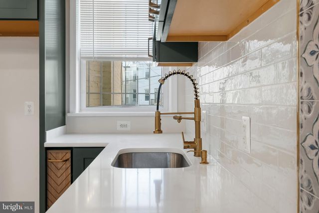 1018 11TH ST NE, Washington, DC 20002