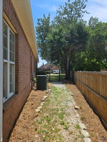 214 Tivoli Park Road, Centerville, GA 31028