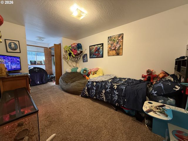 735 2ND St, Brookings, OR 97415