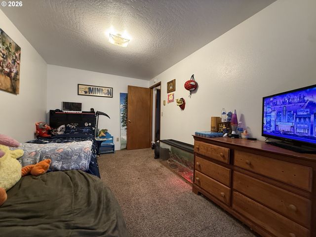 735 2ND St, Brookings, OR 97415