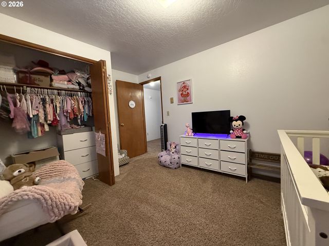 735 2ND St, Brookings, OR 97415