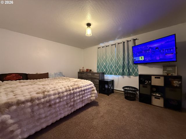 735 2ND St, Brookings, OR 97415