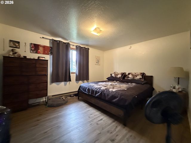 735 2ND St, Brookings, OR 97415
