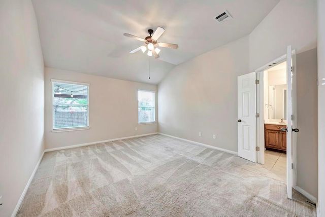 207 Kerley DR, Hutto, TX 78634