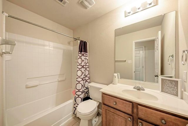 207 Kerley DR, Hutto, TX 78634