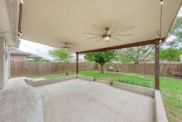 207 Kerley DR, Hutto, TX 78634