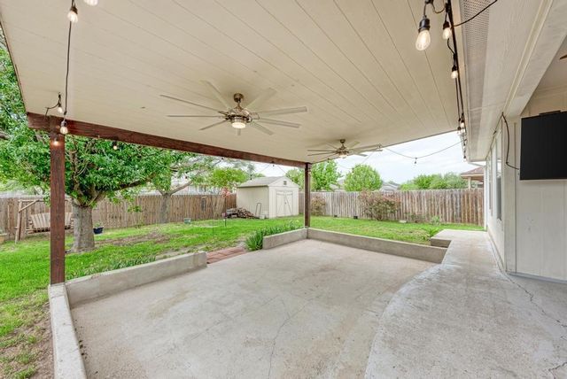 207 Kerley DR, Hutto, TX 78634