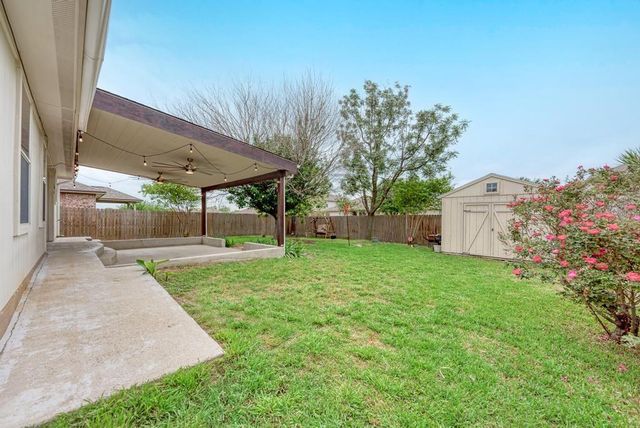 207 Kerley DR, Hutto, TX 78634