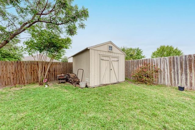 207 Kerley DR, Hutto, TX 78634