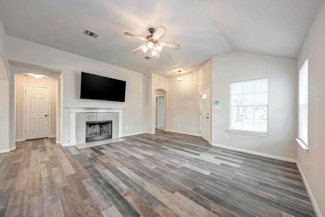 207 Kerley DR, Hutto, TX 78634
