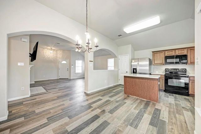 207 Kerley DR, Hutto, TX 78634