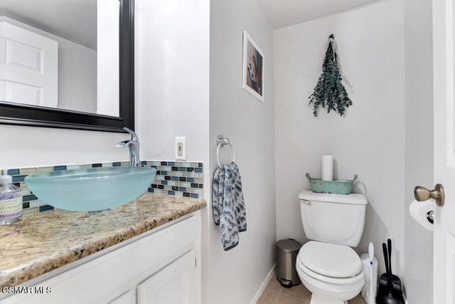 19950 Sherman Way A, Winnetka, CA 91306