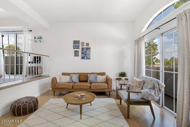 19950 Sherman Way A, Winnetka, CA 91306