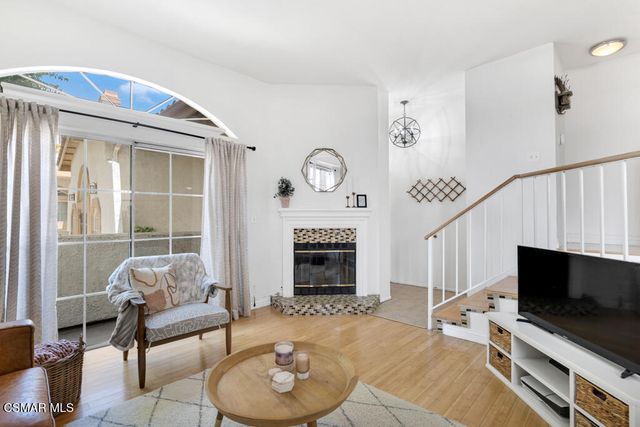 19950 Sherman Way A, Winnetka, CA 91306