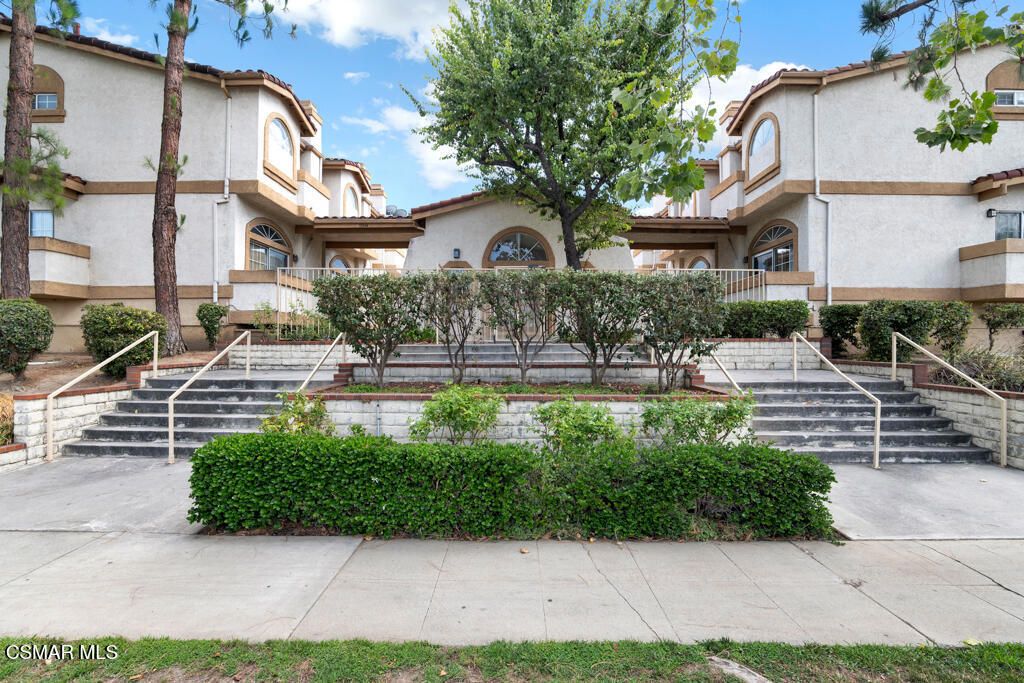 19950 Sherman Way A, Winnetka, CA 91306