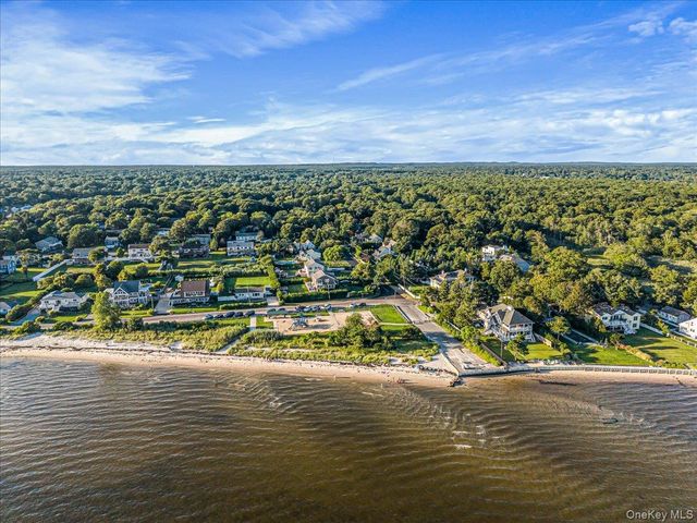 189 Belleview Avenue, Center Moriches, NY 11934