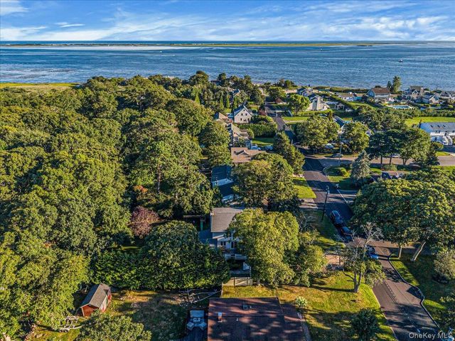 189 Belleview Avenue, Center Moriches, NY 11934
