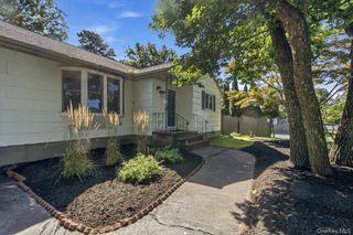 189 Belleview Avenue, Center Moriches, NY 11934