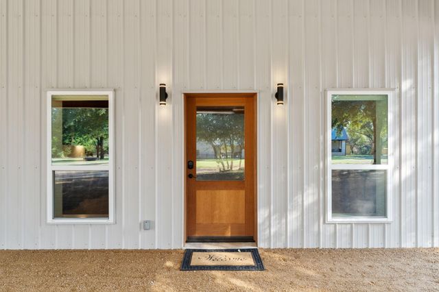 150 Shady LN, Marble Falls, TX 78654