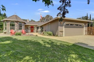 10880 Woodchuck Ct, Penn Valley, CA 95946