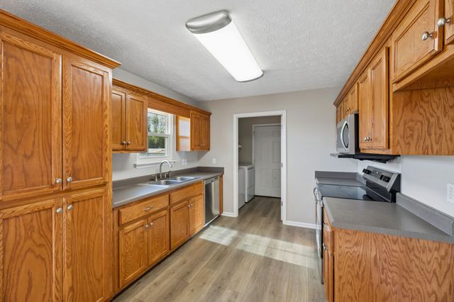 205 Saddlewood Dr, Shelbyville, TN 37160