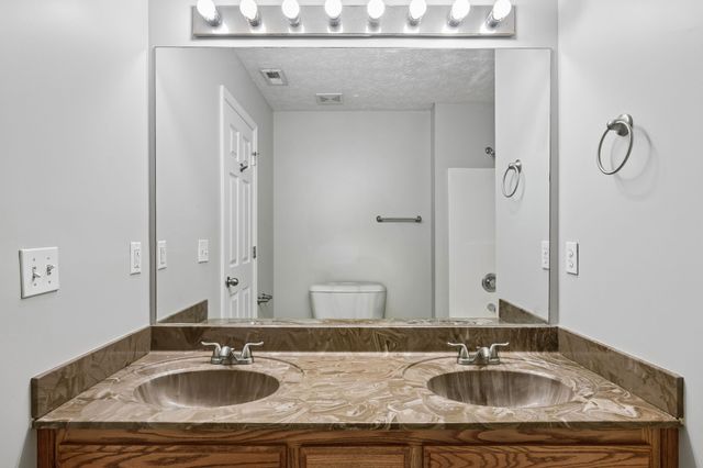 205 Saddlewood Dr, Shelbyville, TN 37160