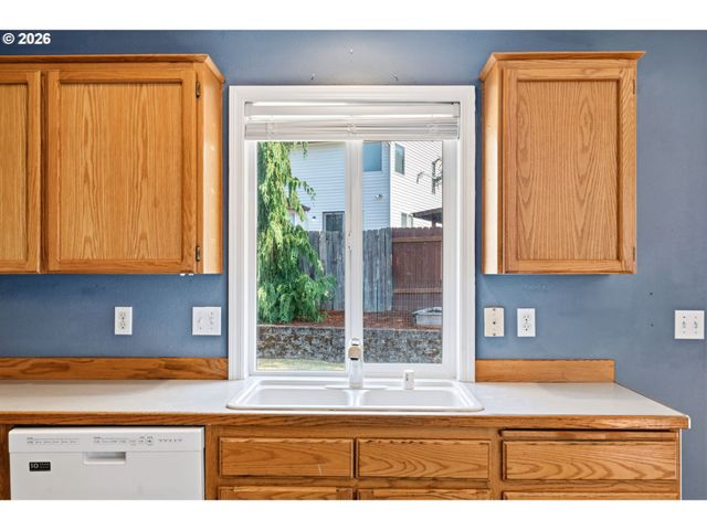 1230 E REID Ct, La Center, WA 98629