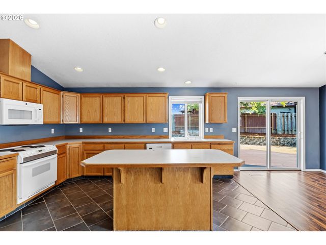 1230 E REID Ct, La Center, WA 98629