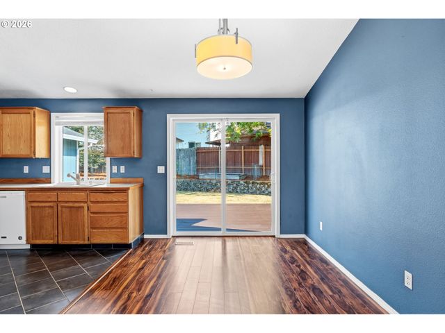 1230 E REID Ct, La Center, WA 98629