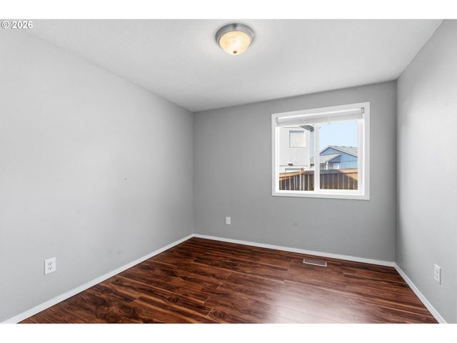 1230 E REID Ct, La Center, WA 98629