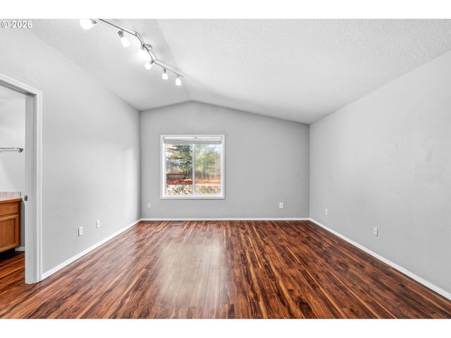 1230 E REID Ct, La Center, WA 98629