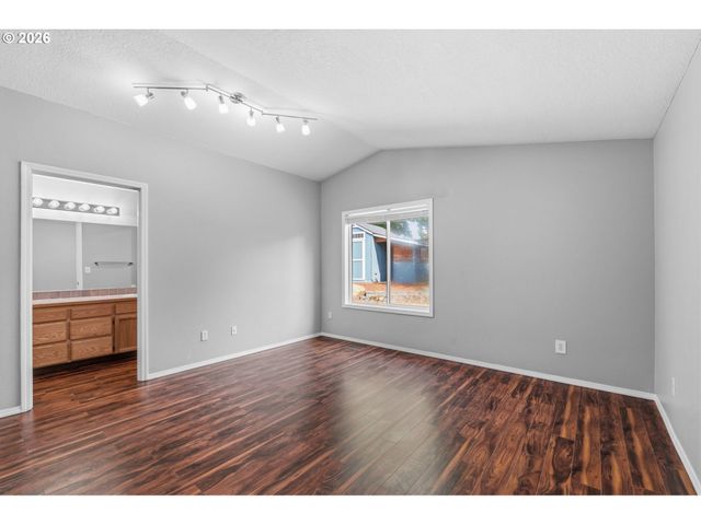 1230 E REID Ct, La Center, WA 98629