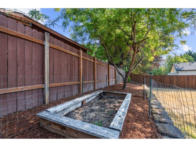1230 E REID Ct, La Center, WA 98629
