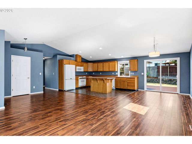 1230 E REID Ct, La Center, WA 98629