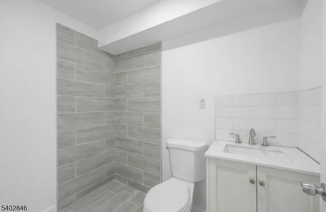 38 Sherwood St, Clifton City, NJ 07013