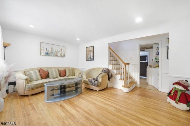 38 Sherwood St, Clifton City, NJ 07013