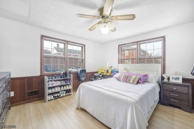 38 Sherwood St, Clifton City, NJ 07013