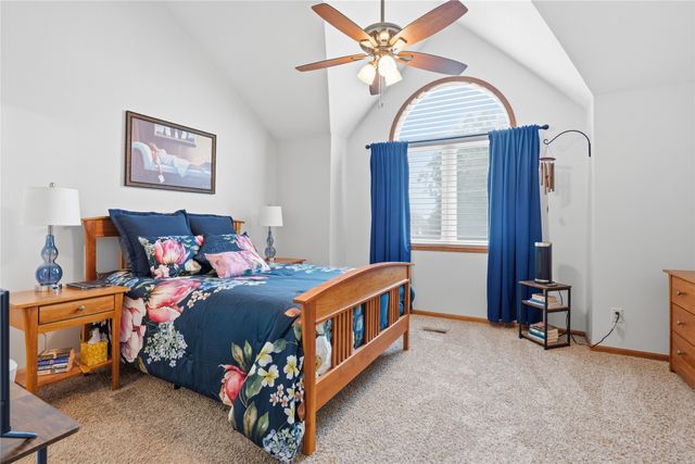 4712 67th Street, Urbandale, IA 50322