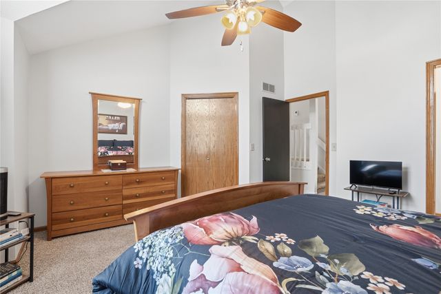 4712 67th Street, Urbandale, IA 50322