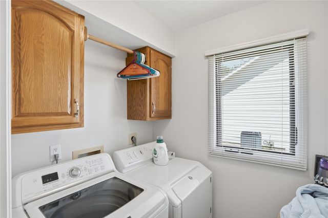 4712 67th Street, Urbandale, IA 50322