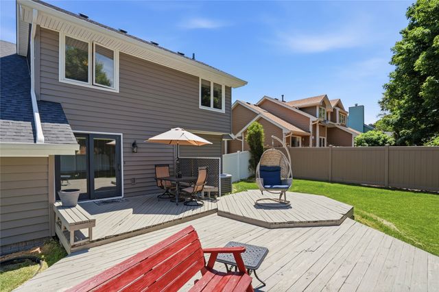 4712 67th Street, Urbandale, IA 50322