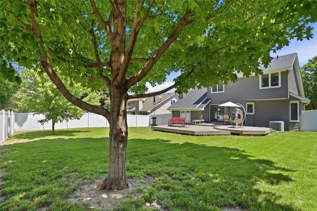 4712 67th Street, Urbandale, IA 50322