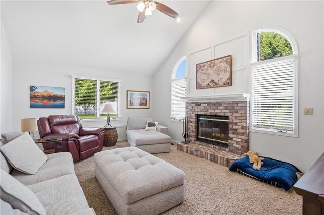 4712 67th Street, Urbandale, IA 50322