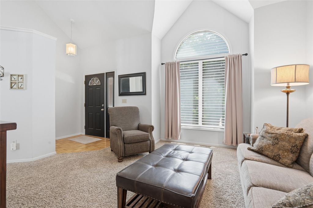 4712 67th Street, Urbandale, IA 50322