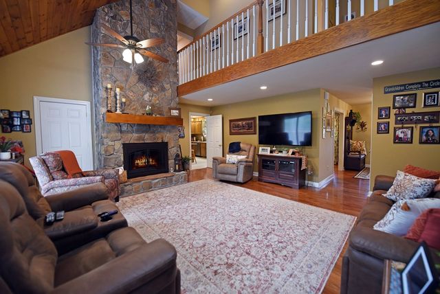38 Oakwood Drive, Blue Ridge, GA 30513